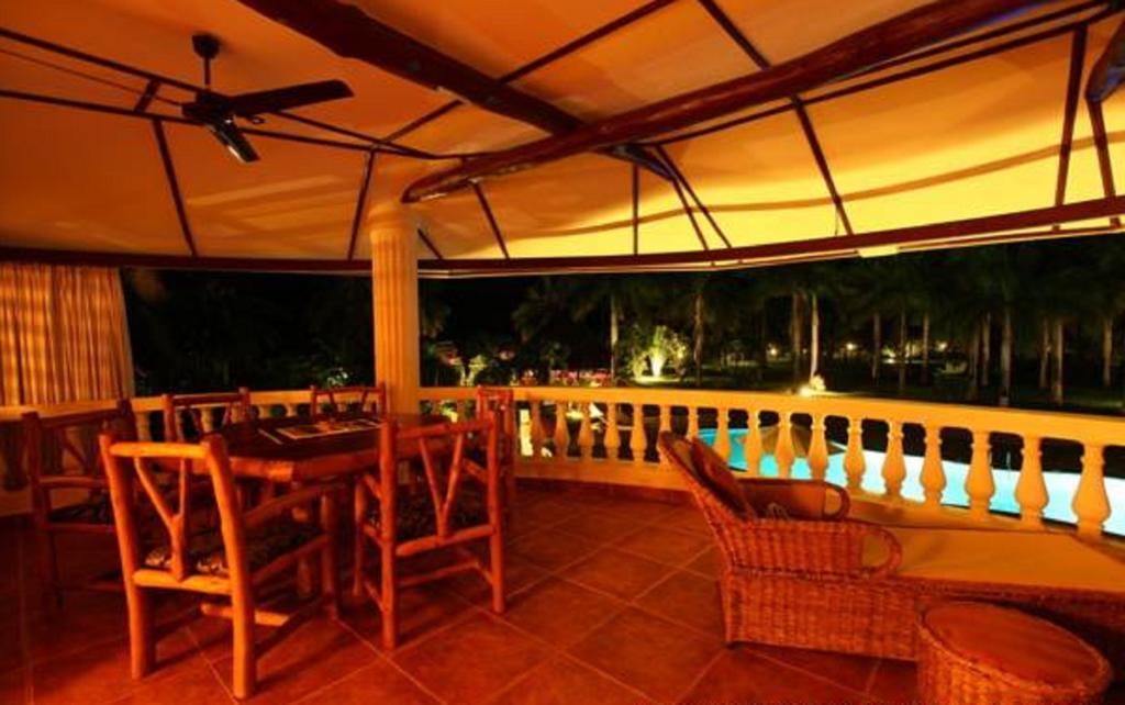 Sunset Villa Boutique Resort Diani Beach Oda fotoğraf